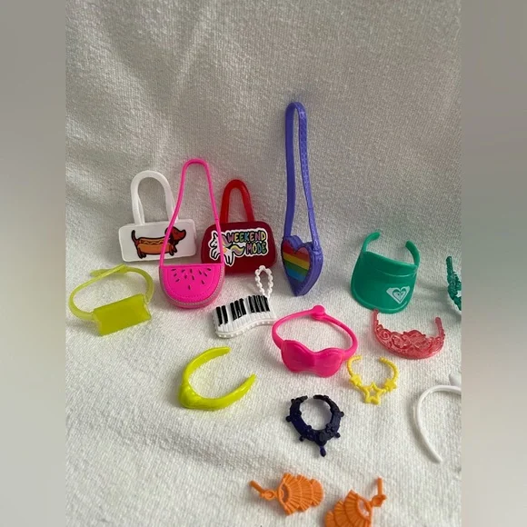 Barbie Accessories Pack - Pink, Teal & Purple Accents - Picture 3 of 6